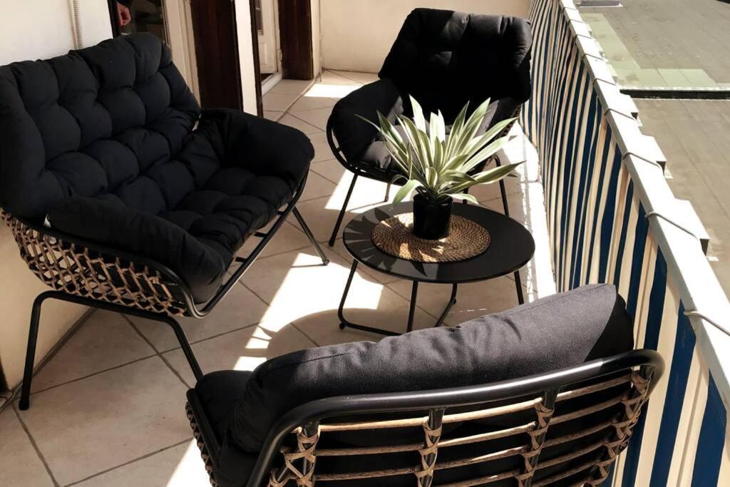Terrasse Plein Sud Au Calme, Deux Doubles Appartement